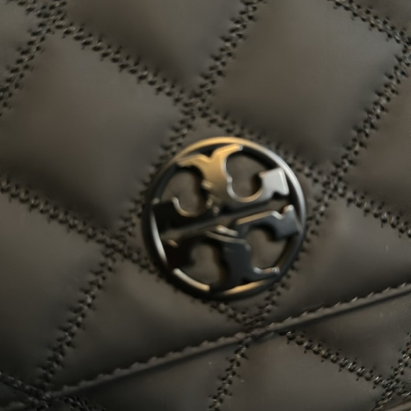 TORY BURCH in BLACK matte (PRELOVED) - Picture 6 of 9